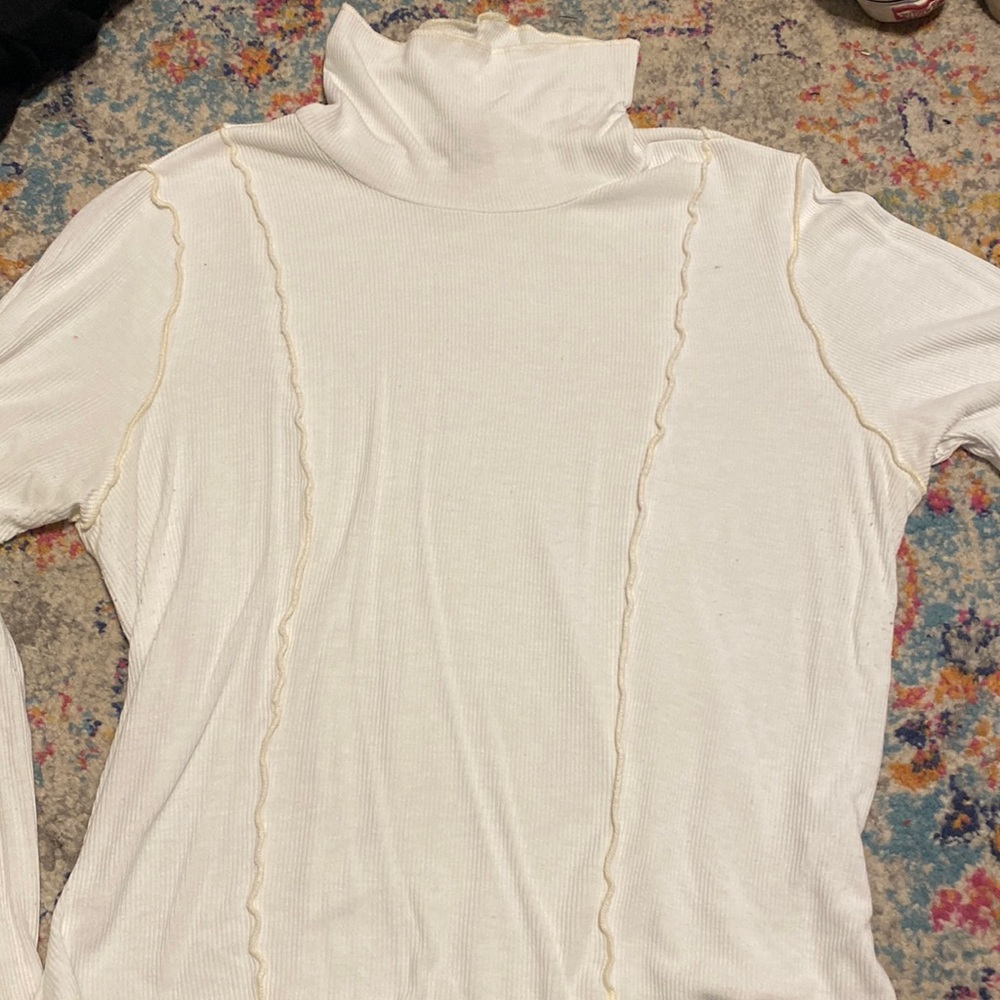 Long sleeve turtleneck size large